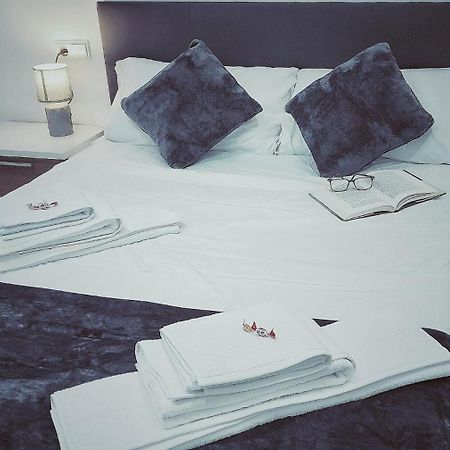 Apartamento La Paz Apartment ตอร์เรญาโน ภายนอก รูปภาพ